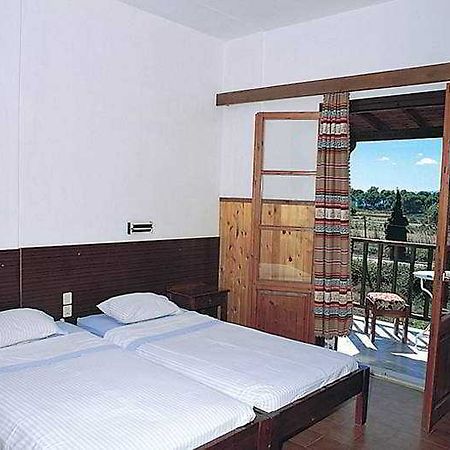 Zeus Hotel Kukunariész Kültér fotó